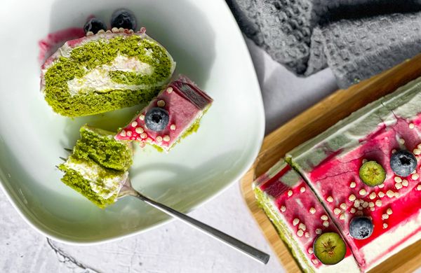 Ruladă de spanac cu fructe fără gluten