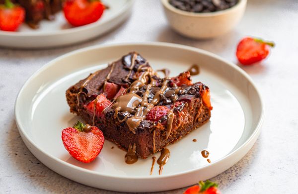 Snídaňové brownies s jahodami