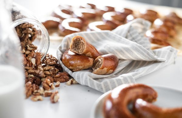 Krehké bratislavské rožky s orechovou náplňou