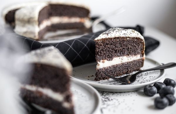 Maková torta bez múky s tvarohom a lekvárom