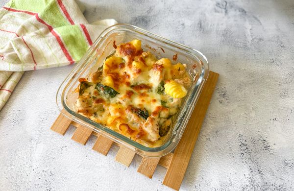 Zapečené gnocchi so špenátom a kuracím mäsom