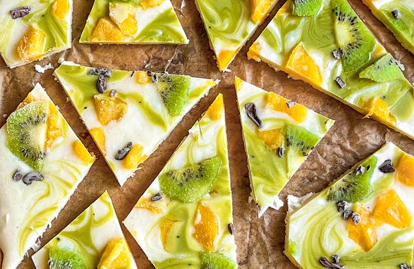 Frozen Yoghurt Bites with Matcha and Mango