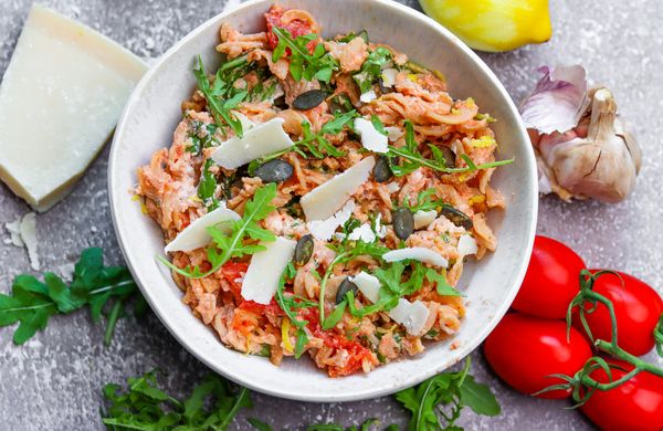 Čočkové těstoviny s rajčaty a ricottou