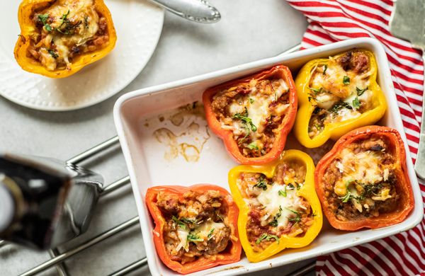 Gefüllte Paprika mit Hackfleisch im Backofen