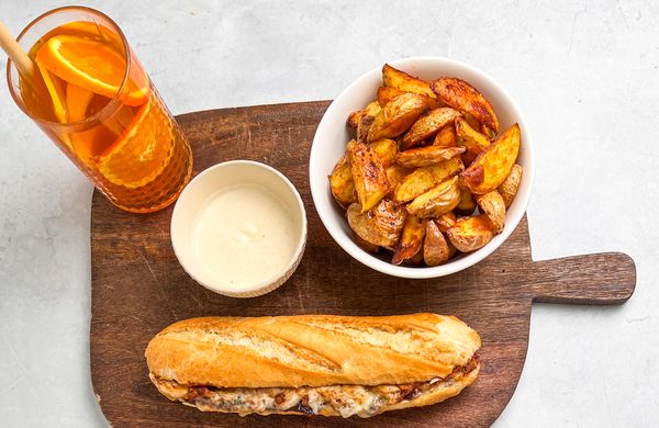 Pulled Beef Baguette with Baked Patatas