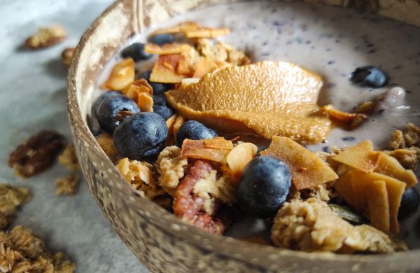 Borůvková bowl s granolou