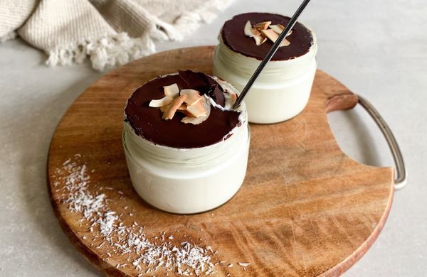 Bounty do skleničky: lehký dezert s křupavou čokoládou