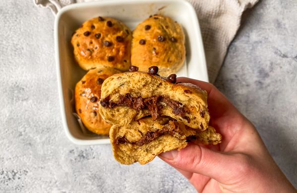 Hefeteig-Brioche mit Schokolade