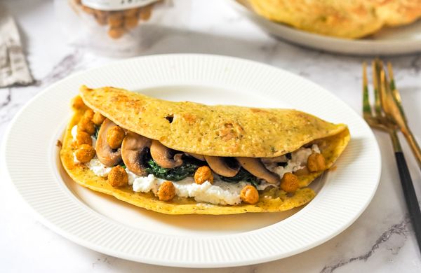 Cizrnová omeleta se špenátem a žampiony