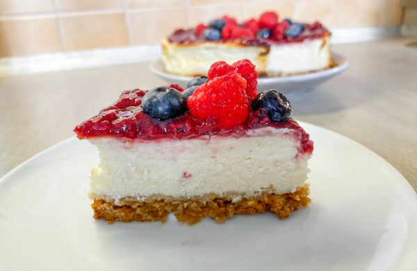 Vanilkový cheesecake s lesným ovocím