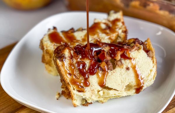 Sernik s jablky a skořicí