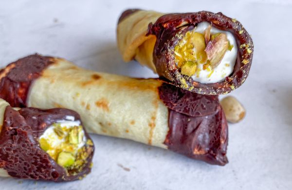 Domácí cannoli s ricottou a pistácií
