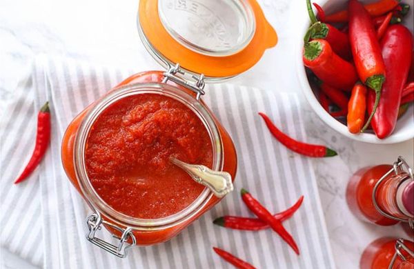 Domácí sriracha: thajská chilli omáčka
