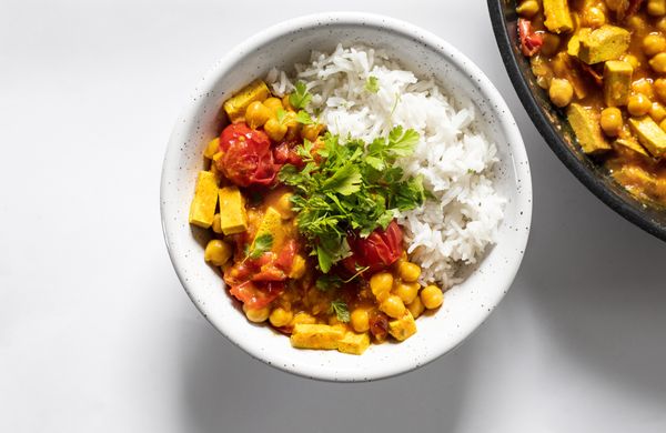 Cícerové karí s tofu a ryžou