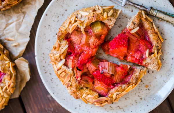 Galetka s jahodami a rebarborou