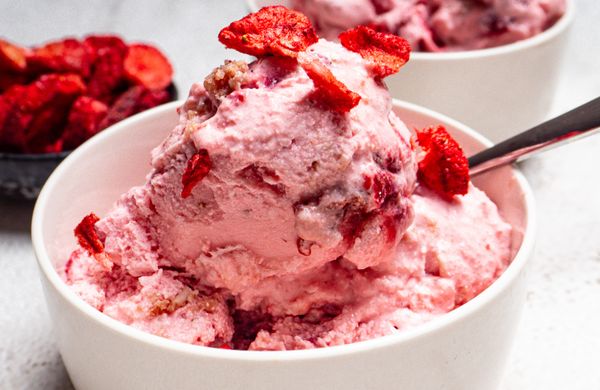 Homemade Strawberry Cheesecake Ice Cream