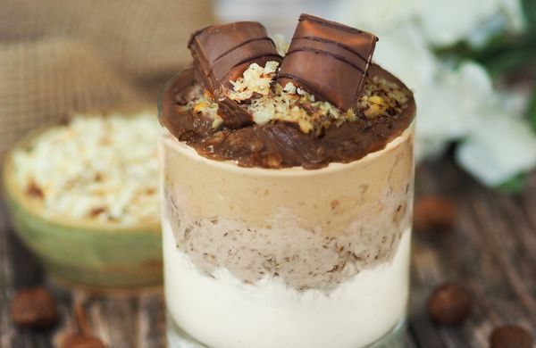 Kinder Bueno ve skleničce