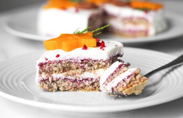 Orechová torta s tvarohovým krémom