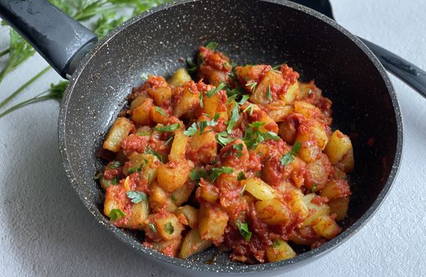 Patatas bravas: španělské pečené brambory