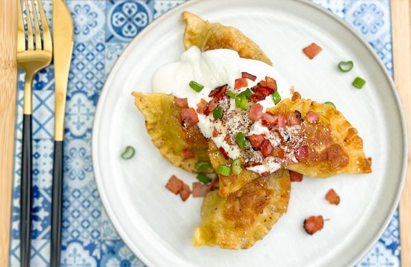 Hühnerpiroggen mit Mandelstreuseln