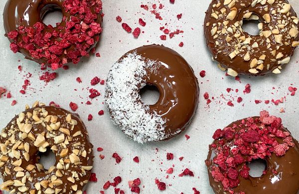 Proteínové donuty s čokoládovou polevou