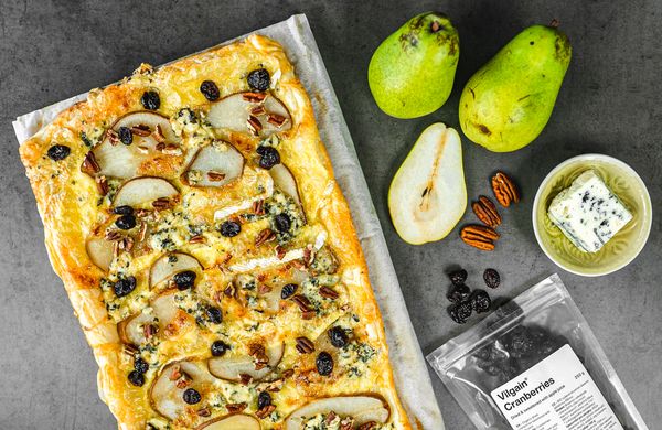 Slaný hruškový koláč z listového těsta