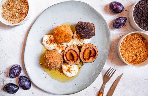 Špaldové knedlíky se švestkami