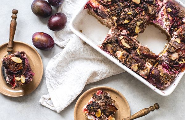 Gesunder Pflaumenkuchen mit Quark und Streuseln