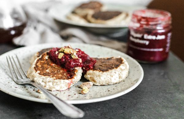 Syrniki: ukrainische Pfannkuchen mit Quark