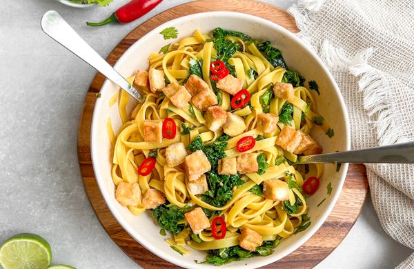 Tagliatelle s tofu a koriandrom